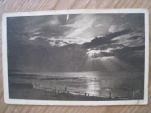 CPA.   DIEPPE.  Crépuscule sur la  Plage.