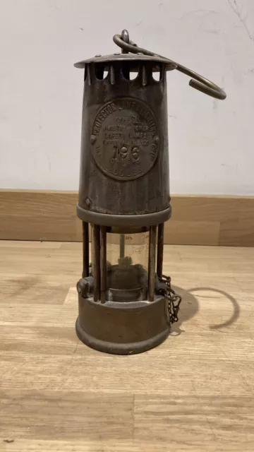 Vintage Bergarbeiterlampe Die Schutzlampe & Beleuchtung Co Nr. 196.. Eccles.