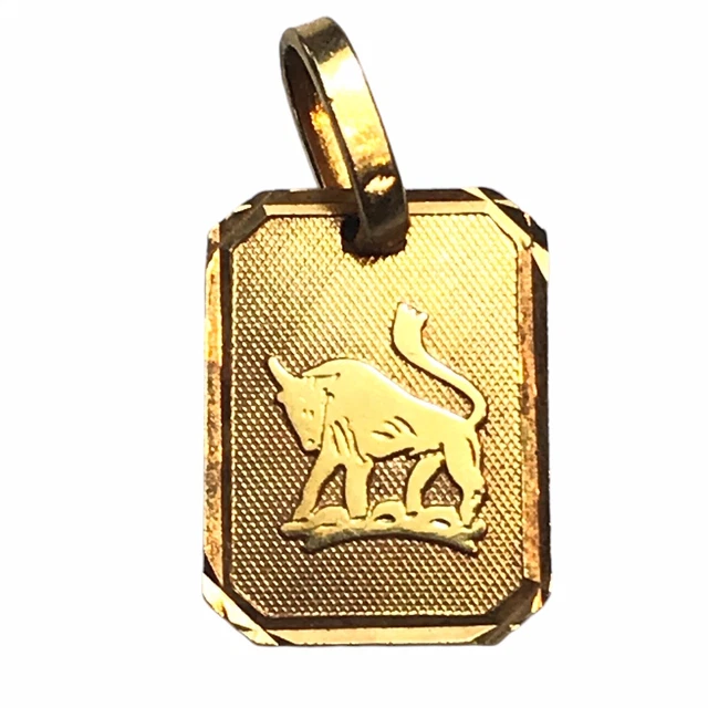 Pendentif zodiaque parchemin satiné Taureau plaqué or