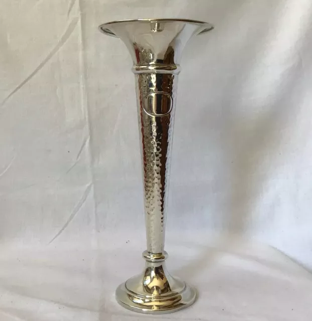 Vaso per tromba in argento massiccio arti e mestieri design pianificato 1916 di Walker & Hall
