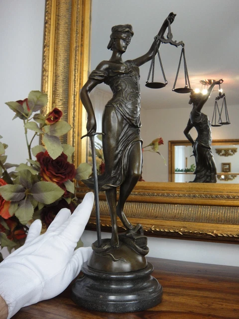 Antike Fundgrube Justitia Figur Bronze Göttin Des Rechtwesens Auf Edlem Marmorsockel | Große Skulptur Bronzestatue | H