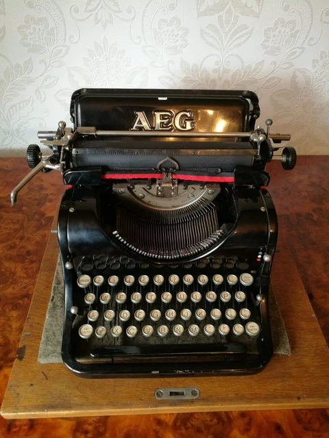 ALTE AEG SCHREIBMASCHINE vintage Reiseschreibmaschine Koffer EUR 149,00 ...