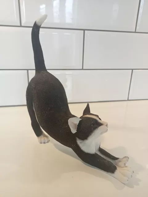 Sherratt & Simpson Black & White Cat Stretching No.56854 In Excellent Condition
