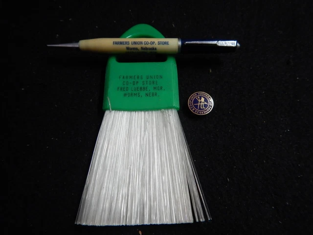 3 Farmers Union CO-OP Store Worms Nebraska Fred Luebbe Pin brush pen