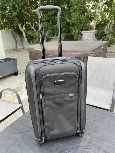 TUMI Alpha 3 Medium Trip Expandable 4 Wheeled Packing Case