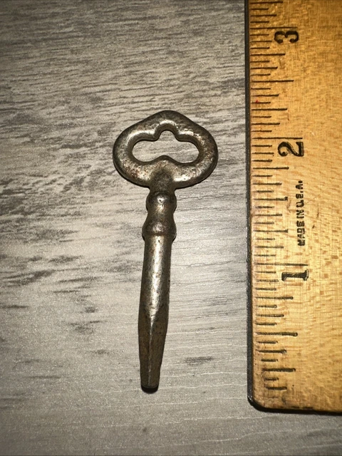 ANTIQUE SEWING MACHINE Key Four Sided Treadle Original Key £71.48 ...