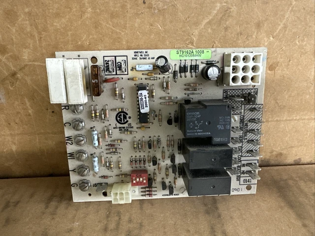 Honeywell ST9162A1008 Furnace 2 stage Circuit Control Board Used