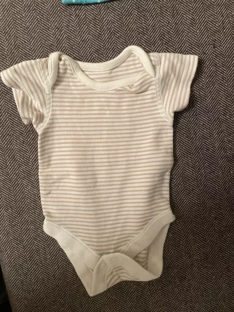 Babywesten bis zu 1 Monat M&S kurzärmeliger Body Mädchen Junge 100 % Baumwolle 3er Konvolut 2