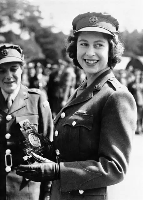 WWII B&W Photo Princess Elizabeth Age 18 Military Service  WW2 / 1091