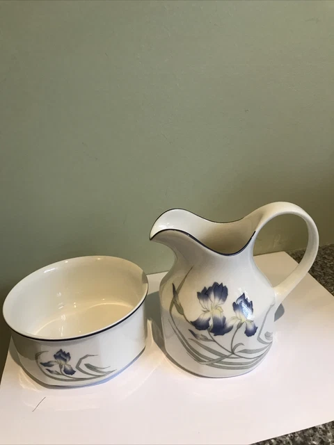 Royal Doulton Minerva Milk Jug & Sugar Bowl