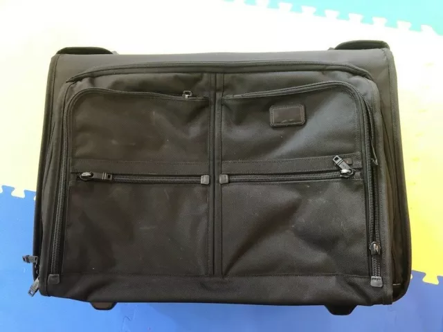 Tumi 22035DH Luggage Alpha Wheeled Garment Bag Black Medium 20”x 25.25”X 14.25”