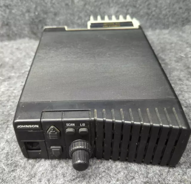 EF Johnson Challenger Series 242 7164 8 Channel VHF 40W Moble Two Way Radio