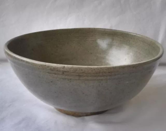 Fine Large Antique 15/16th c. Thai Sawankhaloke Celedon Green Glazed Deep Bowl