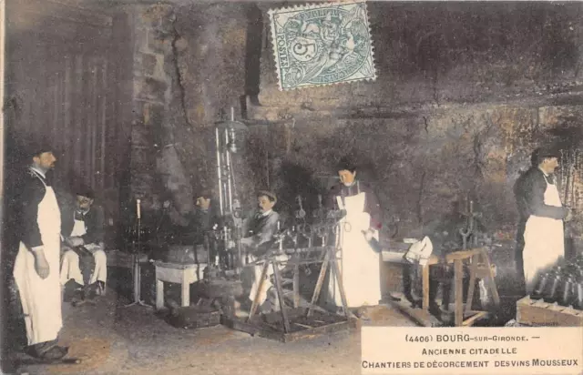 Cpa 31 Carte Photo Pugnac Par Bourg Sur Gironde L.renaud Menuisier