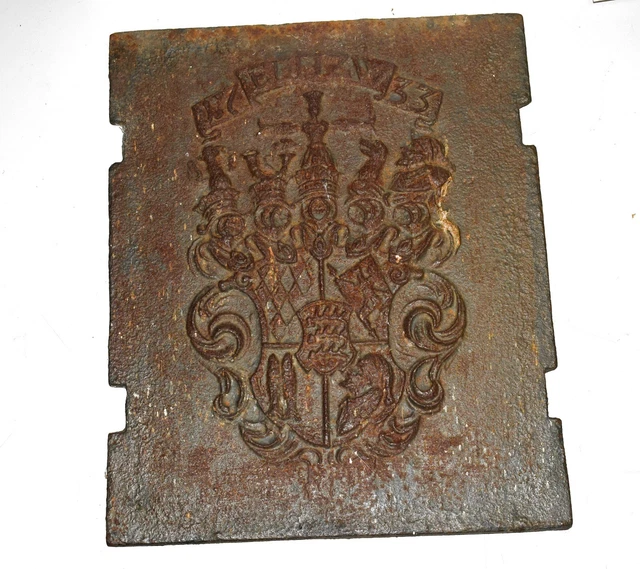 Alte Ofenplatte mit Wappen datiert 1733,  Relief Gusseisen, Kaminplatte