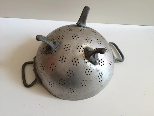Passoire En Aluminium Vintage Années 40/50 - Art Populaire - 16 Cm - Occasion Fonctionnelle