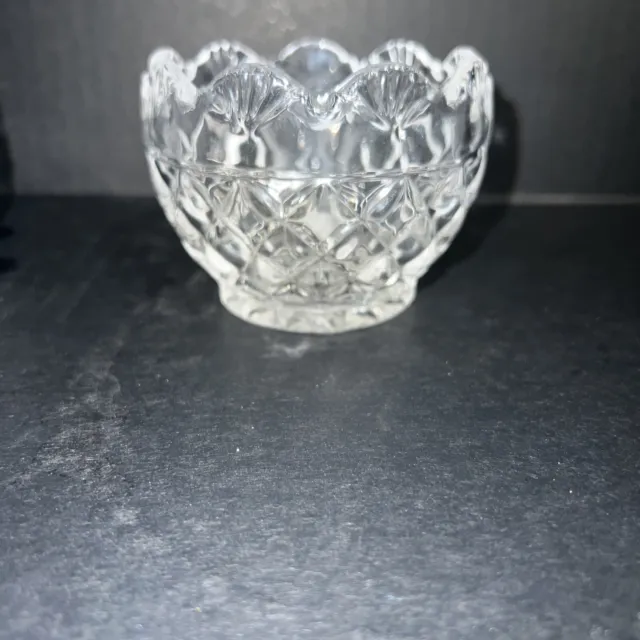 New 3 1/2 X 2 3/4” Shannon Crystal 24% Lead Crystal Scallop Bowl Candy Dish Exc