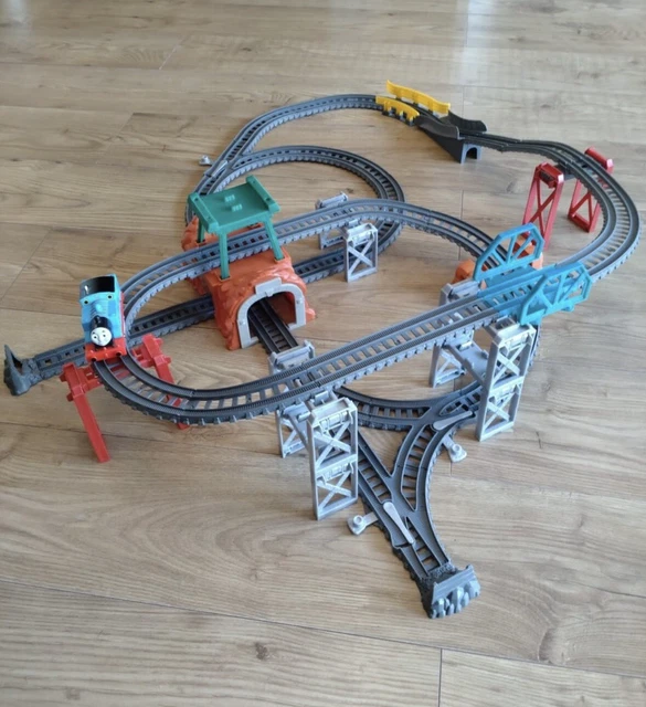 THOMAS THE TANK Engine Trackmaster 5 In 1 Builder Set Thomas & Friends ...