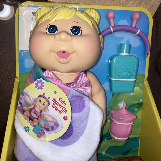 CABBAGE PATCH KIDS Deluxe Tiny Newborn with Blonde Hair Butterfly Bath