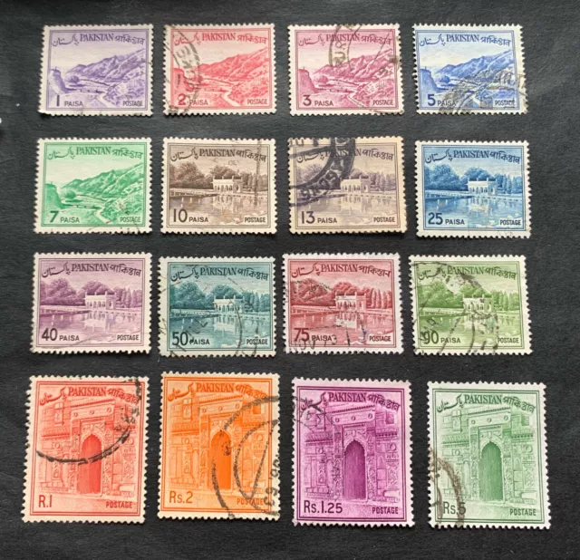 Pakistan 1961/1963  - 16 used stamps with Michel No. 136-151