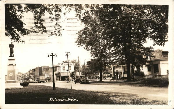 1940 RPPC St. Louis,MI Street Scene Gratiot County Michigan Real Photo Post Card