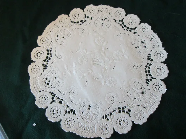 25 Round White 8" Paper Lace Doilies