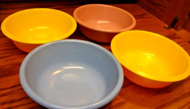 2 Vintage Rubbermaid Shiny Yellow Gold Melamine 6 Soup Cereal Bowls #3836