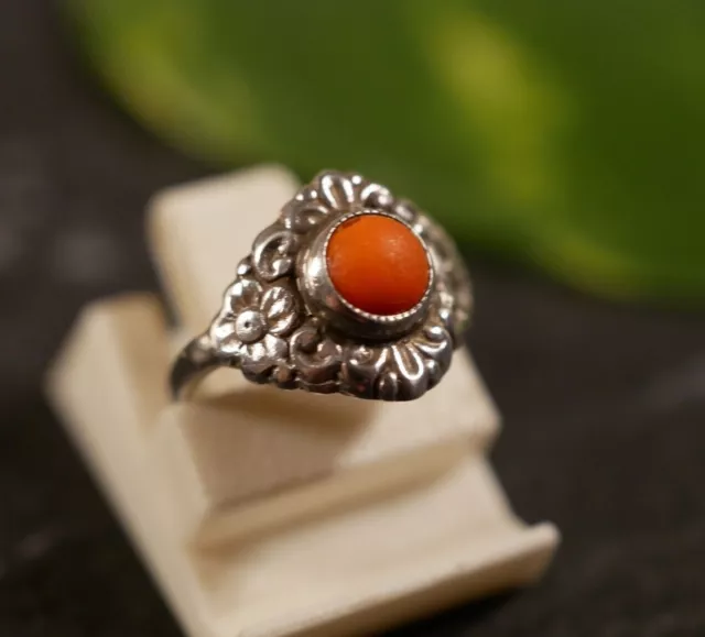 Toller 835 Silber Ring Klein Süß Koralle Orange Cabochon Jugendstil Art Deco