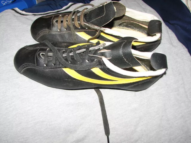 Scarpe calcio hotsell anni 70