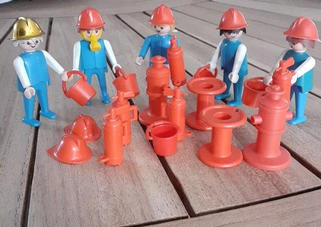 Lot De Figurines Playmobil - Pompiers - Camion Et Accessoires - Occasion