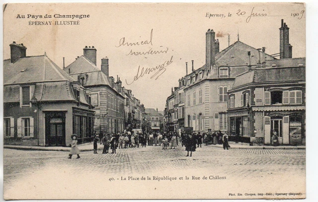 EPERNAY - Marne - CPA 51 - Place de la République et rue de Chalons - Animation