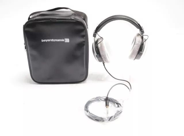 Paquete de auriculares estéreo sobre la oreja Beyerdynamic DT 880 edición premium 250 ohmios