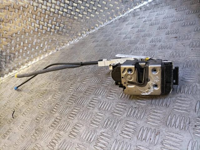 Mercedes Sprinter Mk2 09-23 Serratura Porta Motore Anteriore Lato Guida (Van) 45121168