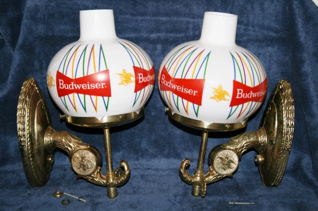 Budweiser Birra (2) Vintage Latte Vetro Lampada a Muro Antico Barrette Fissaggio