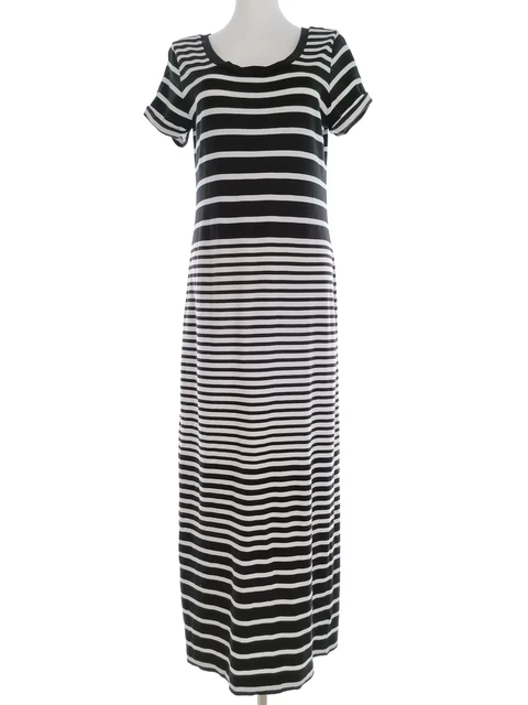 Gap clearance robe pull