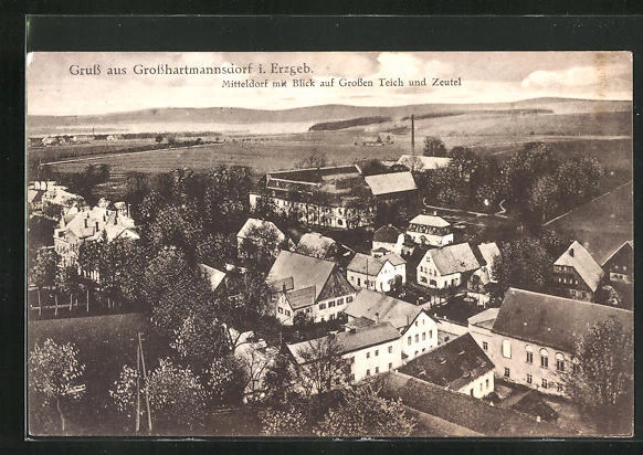 AK Großhartmannsdorf i. Erzgeb., Mitteldorf mit Blick auf Großen Teich und Zeut