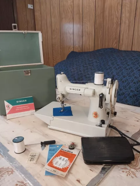 vintage singer featherweight 221 sewing machine