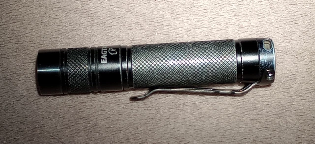 EagleTac D25A Clicky Torch Flashlight - Nichia 219c 4000K 92CRI