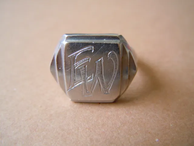 Alter Siegelring Ring Monogramm EW oder WE Metall unbekannt 5,1 g /RG 51