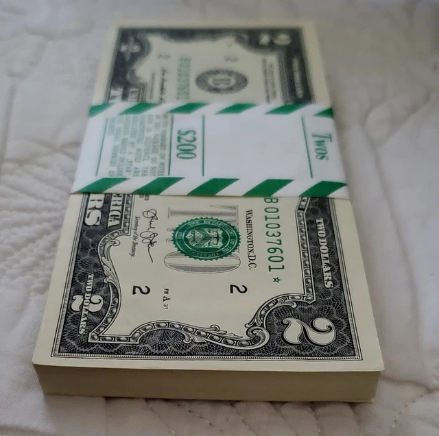 2013 (B) $2 Two Dollar Bill Federal Reserve  New York Star Note ( 1 Single note)