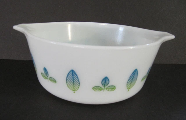 PYREX 472 Green Blue LEAF vintage Promotional Casserole Dish  1  1/2 Pt U.S.A.