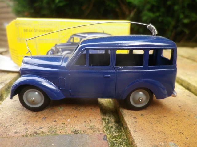 CIJ 1:43 - Coche a escala - Renault Dauphinoise Break Gendarmerie, Boxed CIJ 1:43 - Coche a escala - Renault Dauphinoise Break Gendarmerie, Boxed