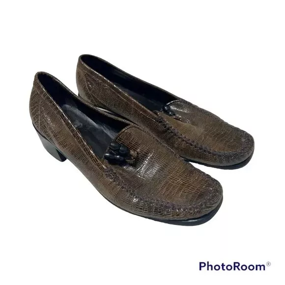 Stuart Weitzman Brown Snakeskin Print Leather Loafers Size 6W