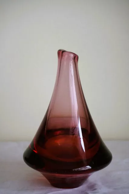 Zelezny Brod Sklo, Miroslav Klinger, rote Vase , Form Kreisel, H. 20 cm