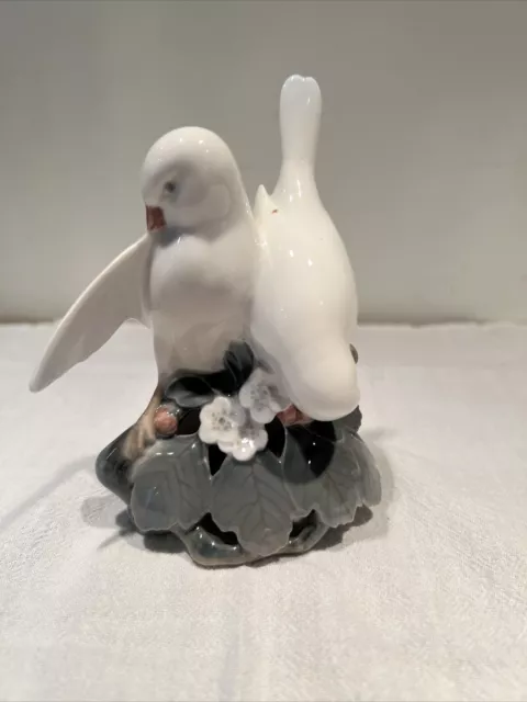 Vintage Royal Copenhagen White Two Doves Figurine, Denmark #402