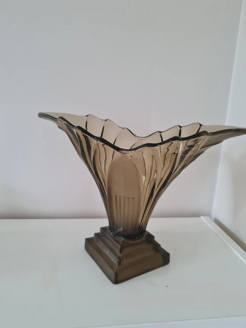 Ancien Vase Art Deco