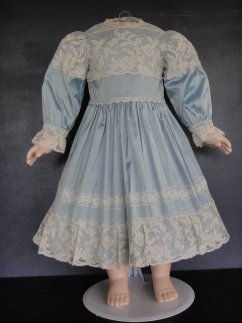 Robe En Soie Beige Pour Poupée JUMEAU 62-64 Cm – Fabriquée En France – Neuf