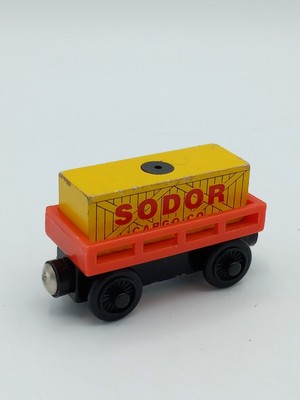 thomas wooden cargo car