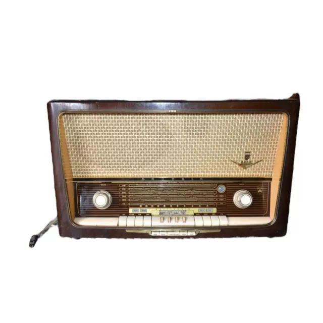 1957 Mid Century Grundig Table Top Tube Radio, Majestic 5088 WE