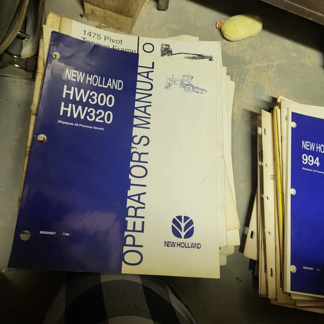 New Holland HW300 & HW320 Windrower Owner Operator Maintenance Manual